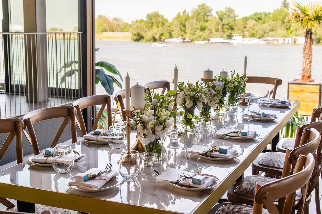 move - restoran za venčanja na reci