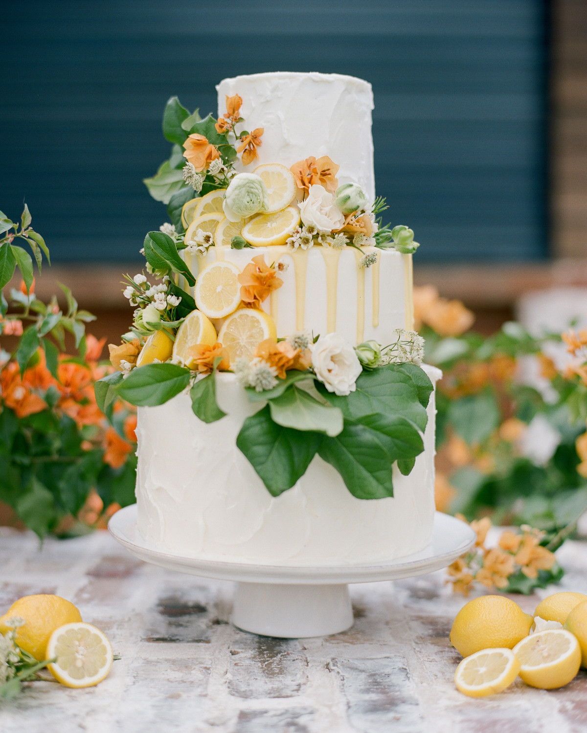 letnja torta sa vocem za svadbu