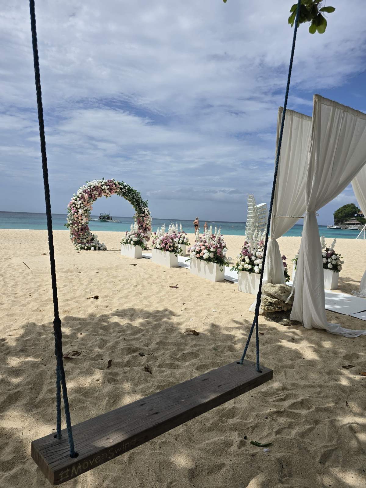 romanticno-vencanje-na-obali-okeana-na-filipinima