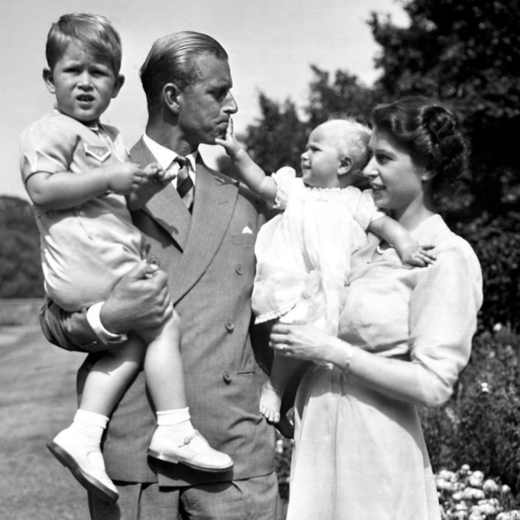 Kraljica Elizabeta i Filip sa decom
