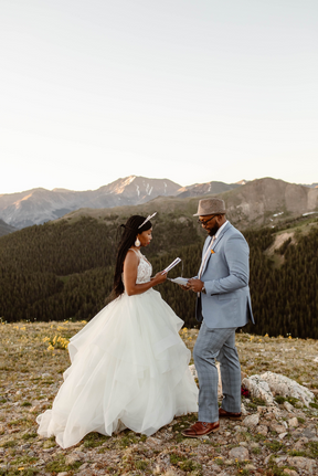 vencanje na vrhu planine