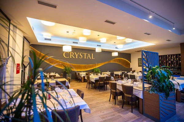 CRYSTAL HOTEL & EVENT CENTER Mala Banket Sala