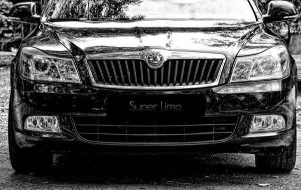 Super Limo