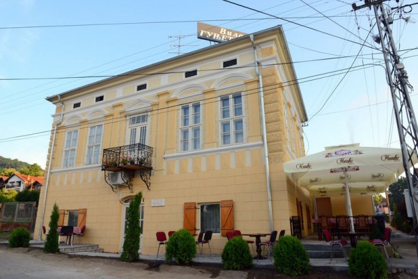 VILA GUNJETINAC Velika Sala