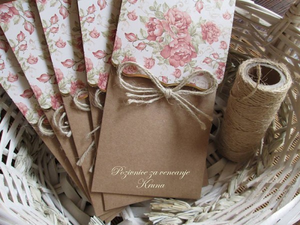 Cvetići i pozivnice za svadbu - Kruna