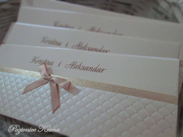 Cvetići i pozivnice za svadbu - Kruna