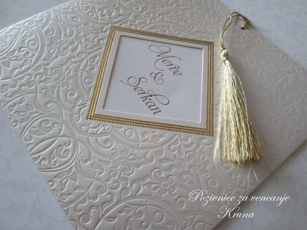 Cvetići i pozivnice za svadbu - Kruna