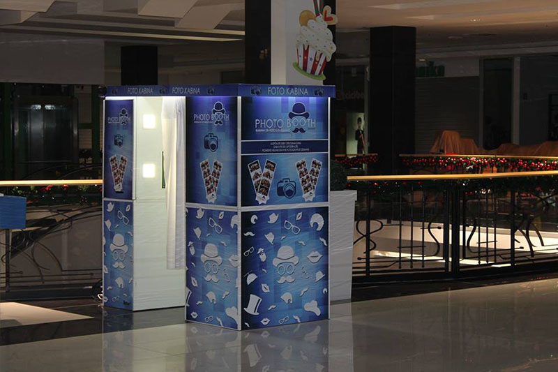 /uploads/vendors/2386/gallery/photobooth-aki-kabina-za-slikanje-3.jpg