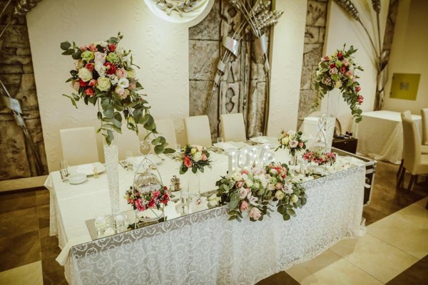 Ela - organizacija i dekoracija venčanja cveće