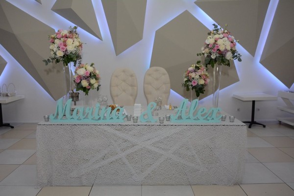 Ela - organizacija i dekoracija venčanja cveće