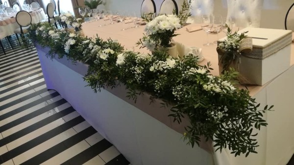 Ela - organizacija i dekoracija venčanja cveće