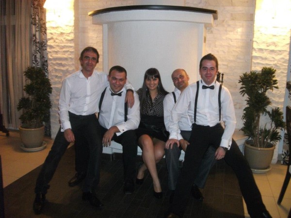 Akustični Bend Dert