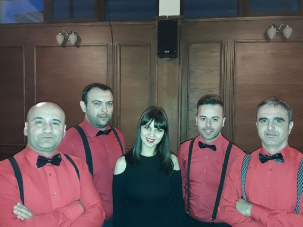 Akustični Bend Dert