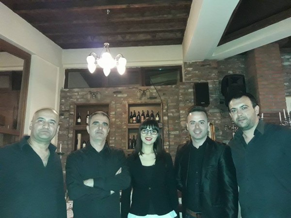 Akustični Bend Dert