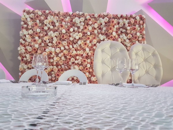 Cvetni zid Flower wall