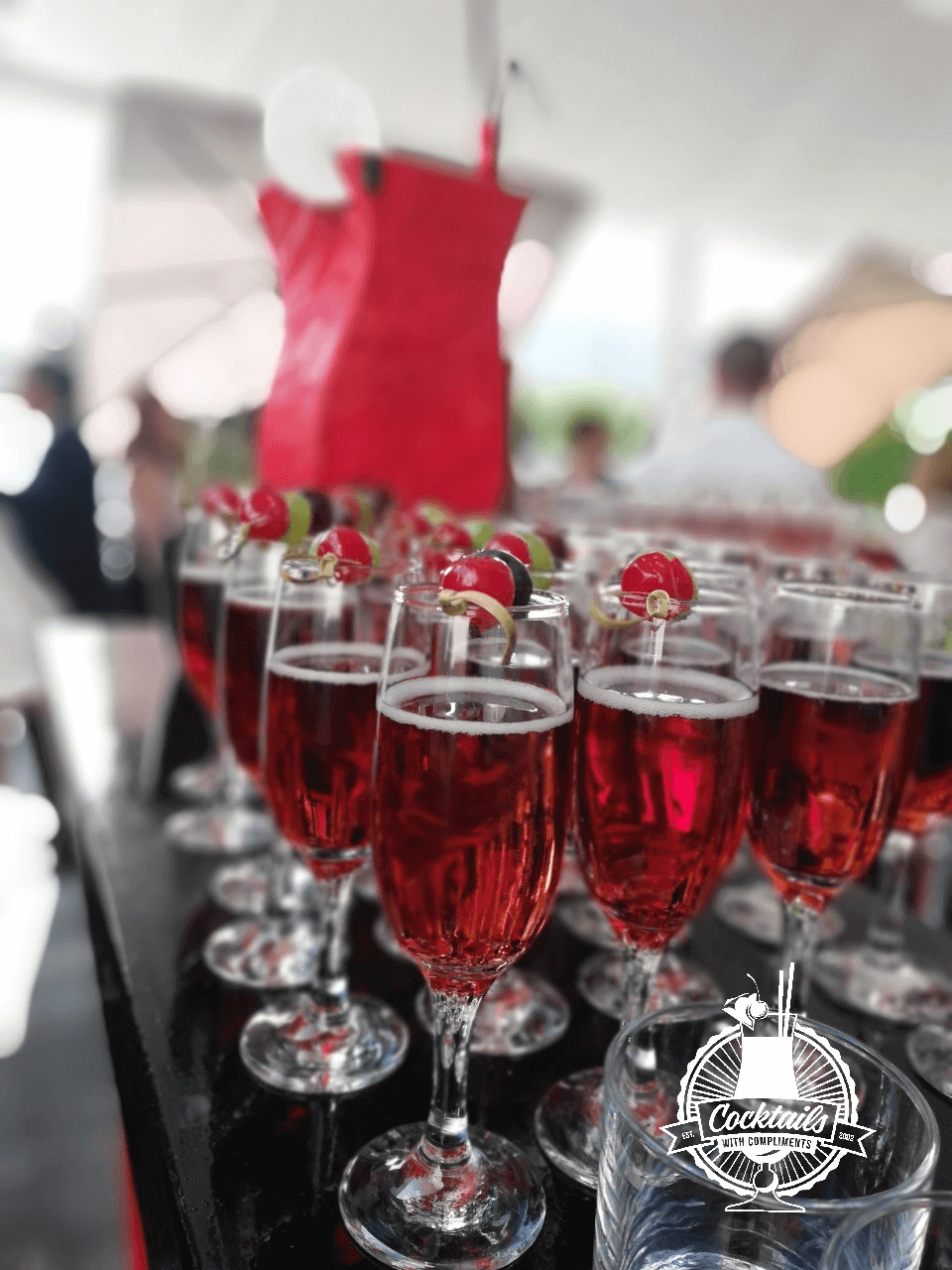 /uploads/vendors/2569/gallery/coctails-with-compliments-4.png