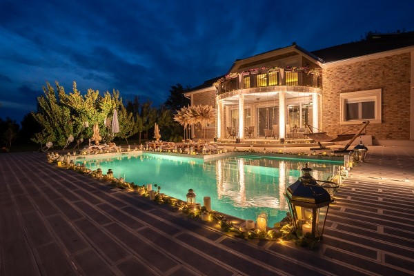 22 22 House