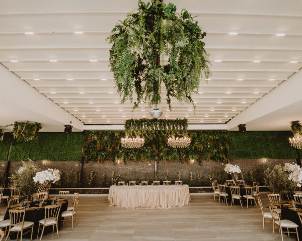 Verde venčanja na otvorenom