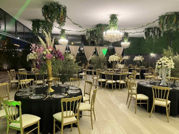 Verde venčanja na otvorenom