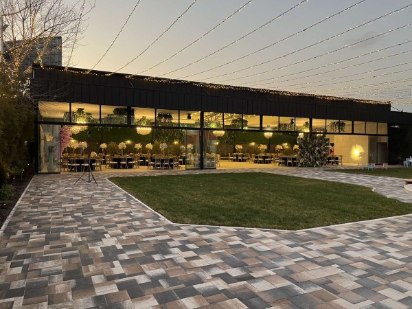 Verde venčanja na otvorenom