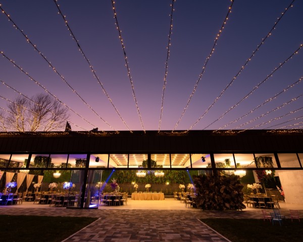 Verde venčanja na otvorenom