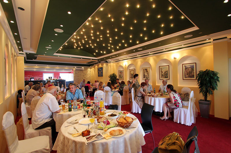 /uploads/vendors/409/gallery/restoran-narcis-klub-sala-6.jpg