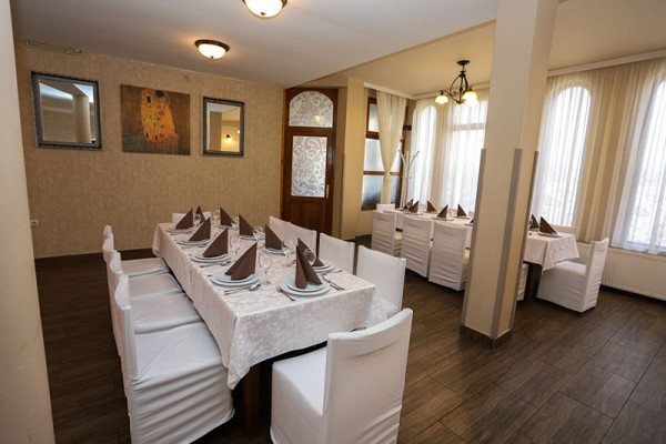 RADOVANJE Mala Svečana Sala