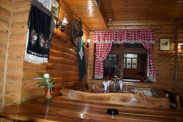 Hotel SRBIJA TIS Srpska kuća