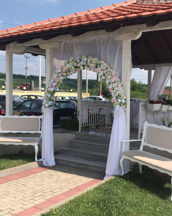 RESTORAN KRALJICA Etno Sala